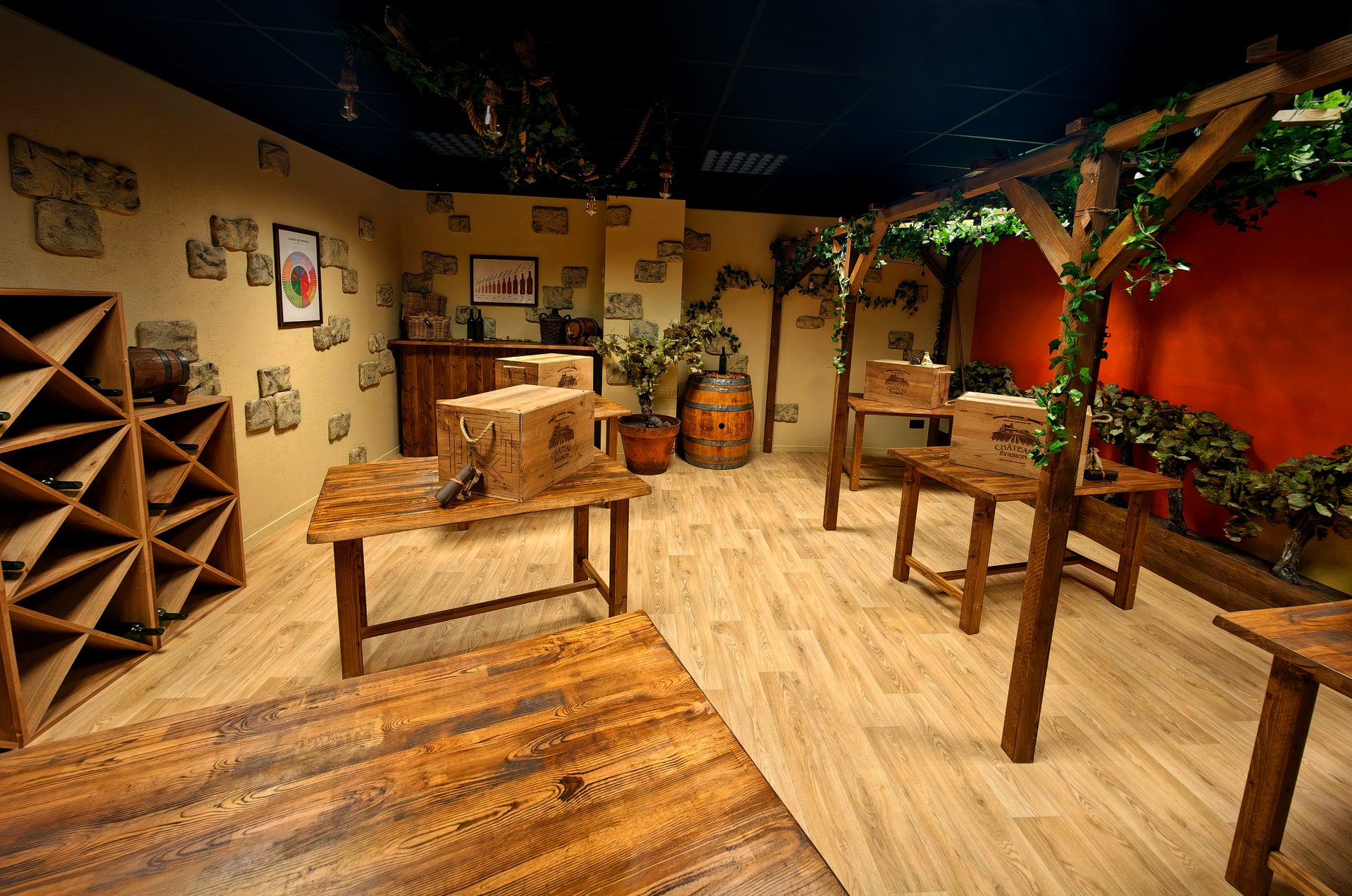 Un espace cave à vin entièrement habillé sur mesure